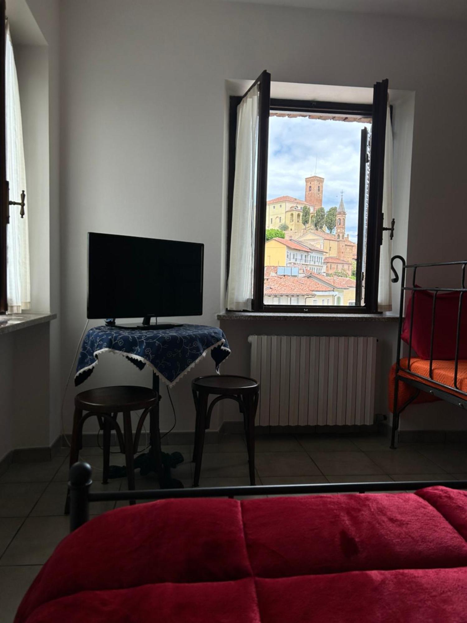 Takalcastel 2 Lägenhet Cisterna dʼAsti Exteriör bild